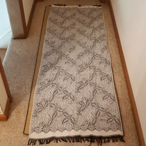 Absolutely beautiful blanket wrap scarf - Picture 4 of 6